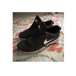 Black Nike Shoes